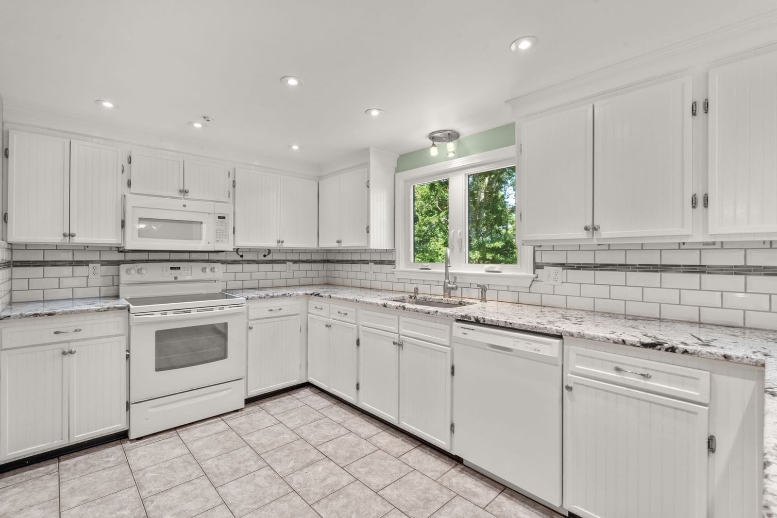 46 Wayne Rd Bourne — Photo 5 of 34