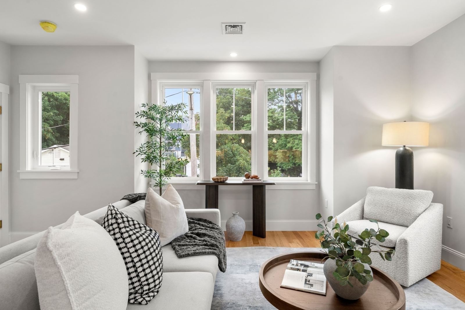 9 Downer Ct #1 Boston — Photo 7 of 38