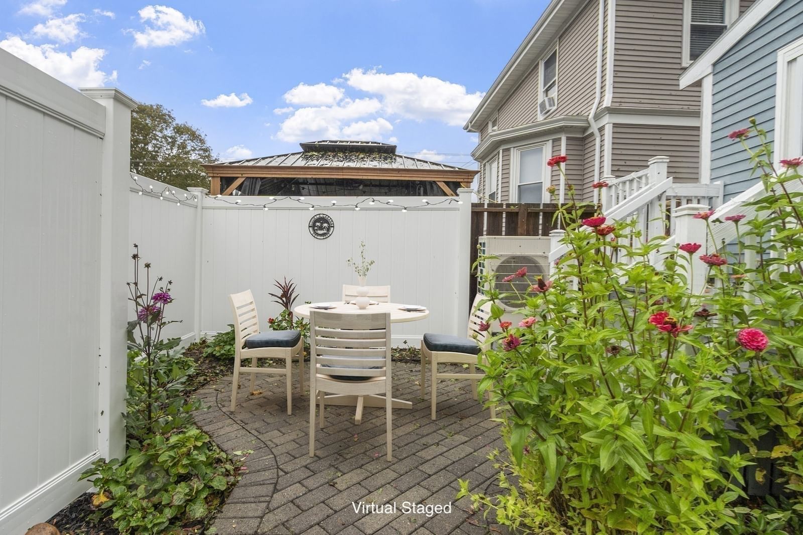 273 Washington St #2 Gloucester — Photo 18 of 24