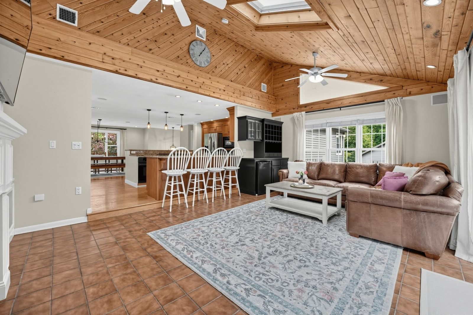 21 Andrew Cir Stoughton — Photo 4 of 29