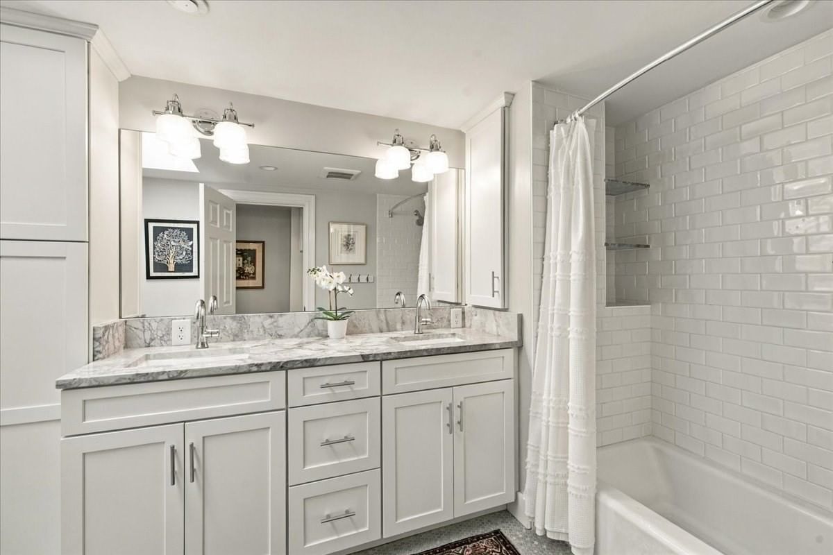 822 Main Street Hingham — Photo 18 of 36