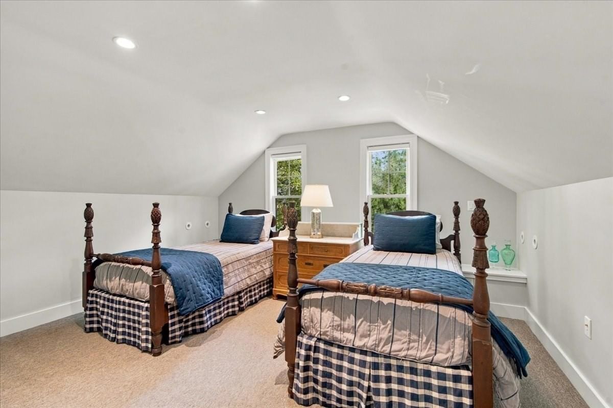 822 Main Street Hingham — Photo 21 of 36