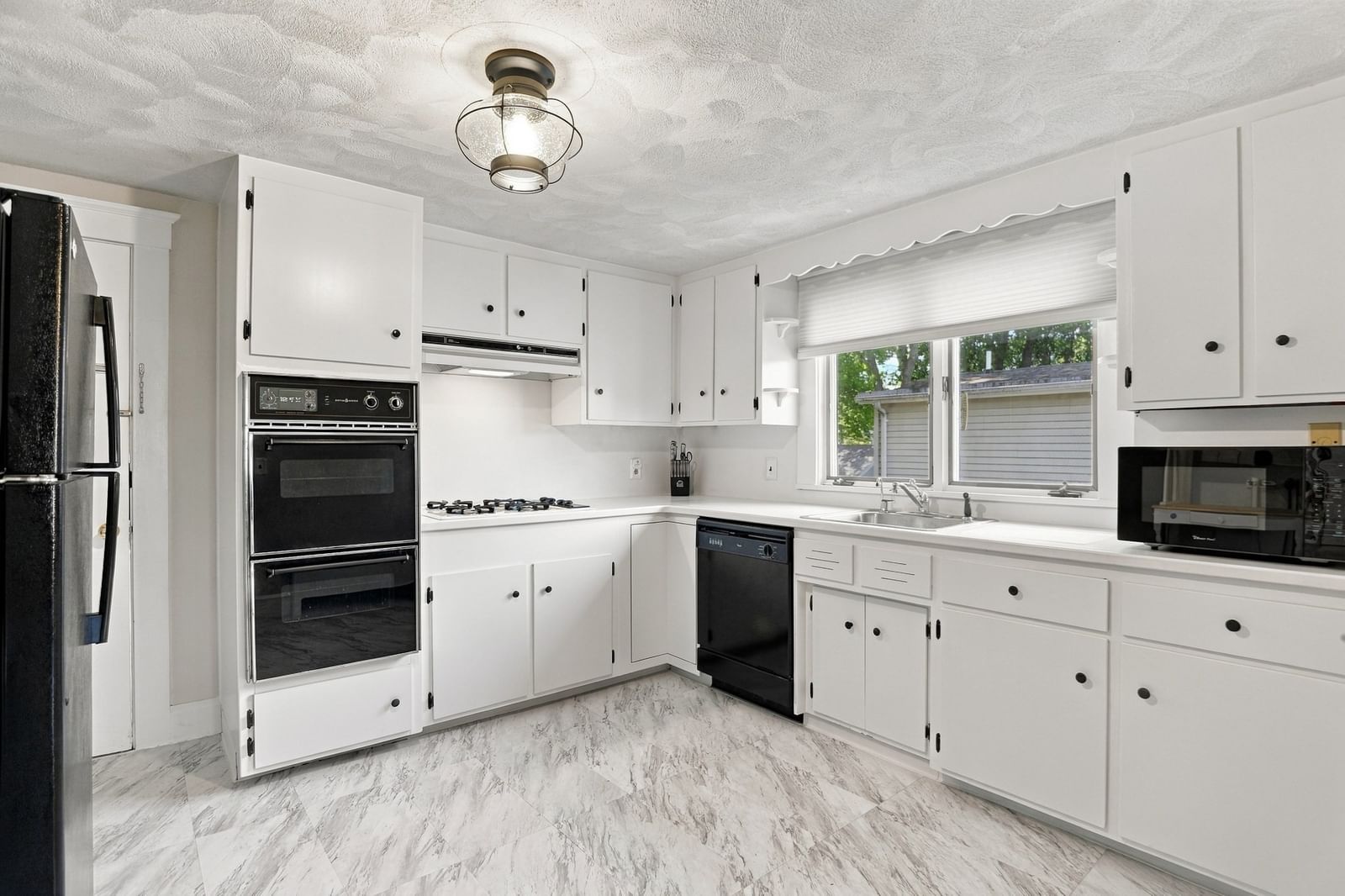 7 Bee Street #B Natick — Photo 8 of 23
