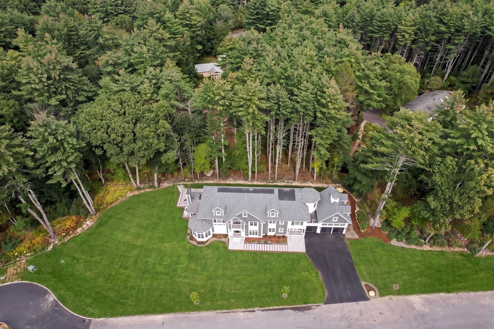 10 Nolan Circle Sudbury — Photo 2 of 40