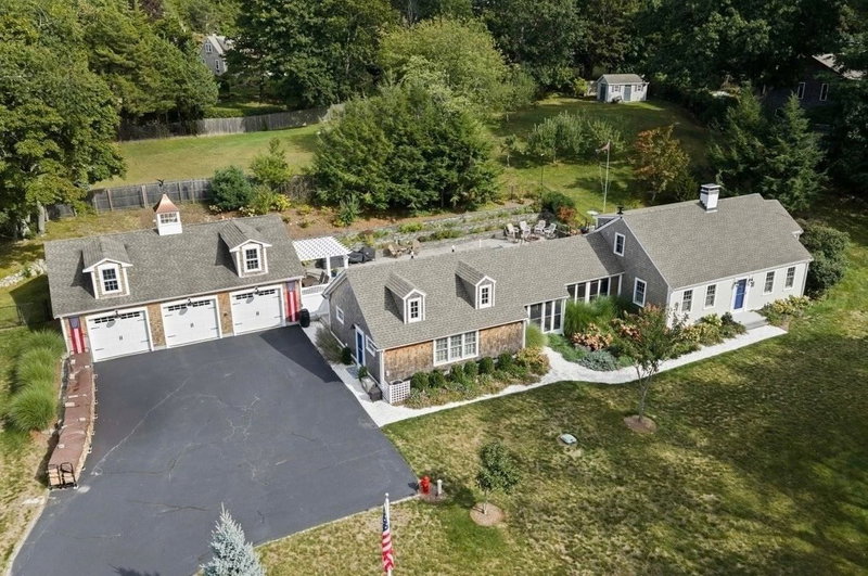 6 Jones River Dr