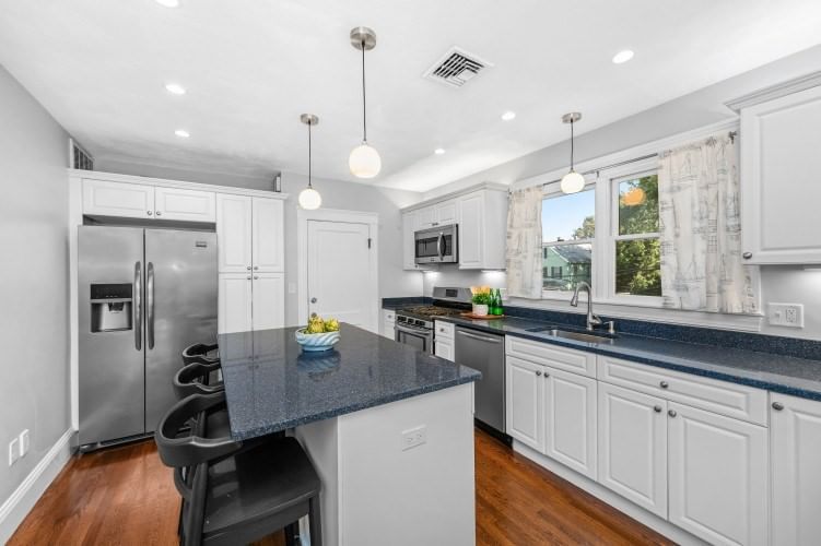 139 Warren Street #2 Arlington — Photo 7 of 27