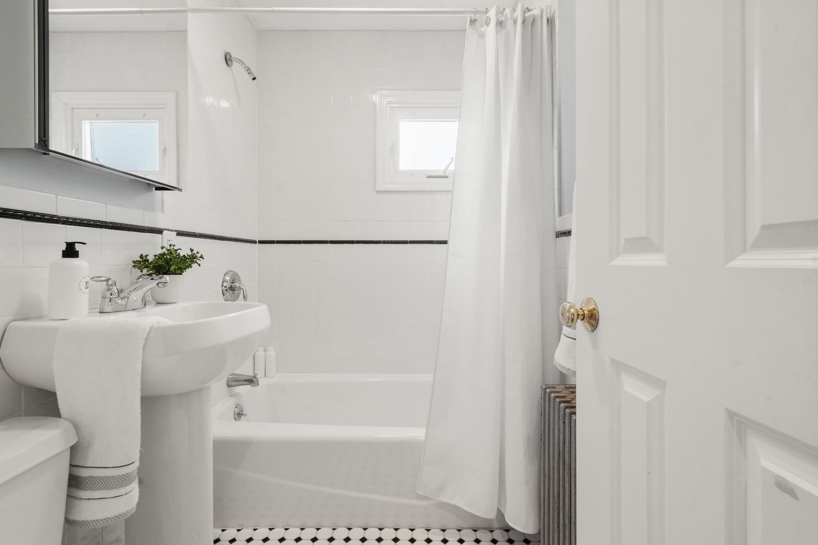 2 Holton St #2B Medford — Photo 11 of 21