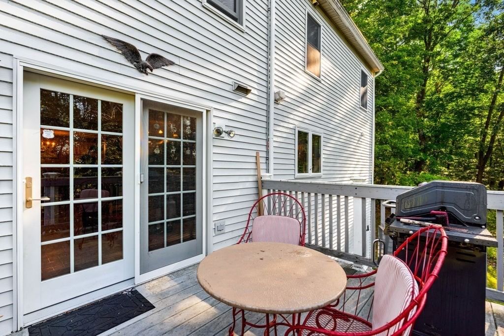 233 Lovers Ln Haverhill — Photo 7 of 39