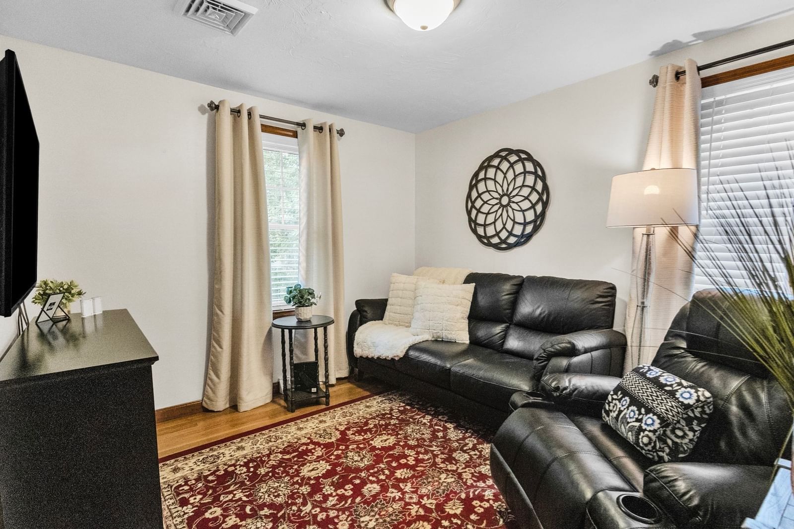 42 Melbourne Rd Worcester — Photo 18 of 38