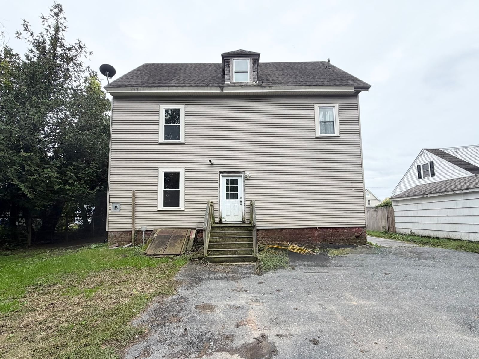 43 Lincoln St Greenfield — Photo 3 of 26