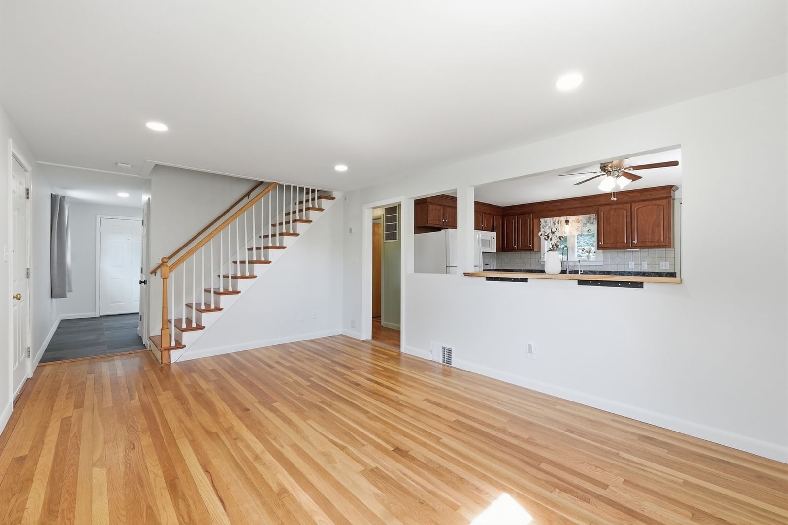 12 Waterman Rd Auburn — Photo 5 of 24