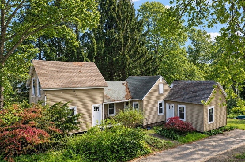 136 Montague City Rd