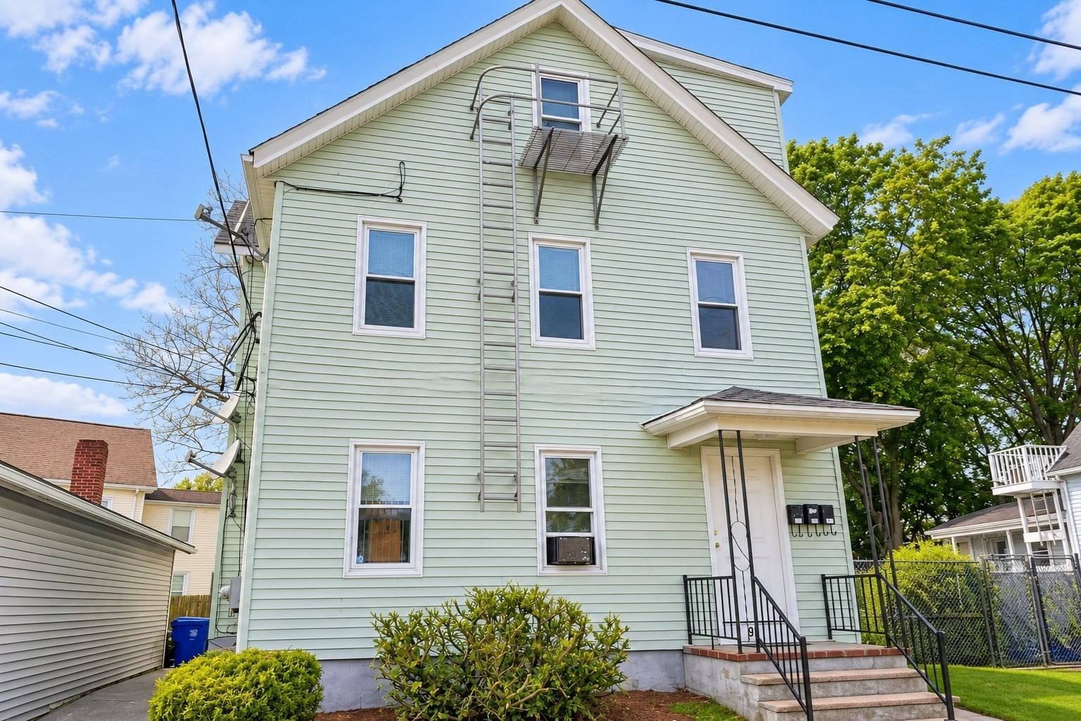99 Winthrop St Taunton — Photo 2 of 25