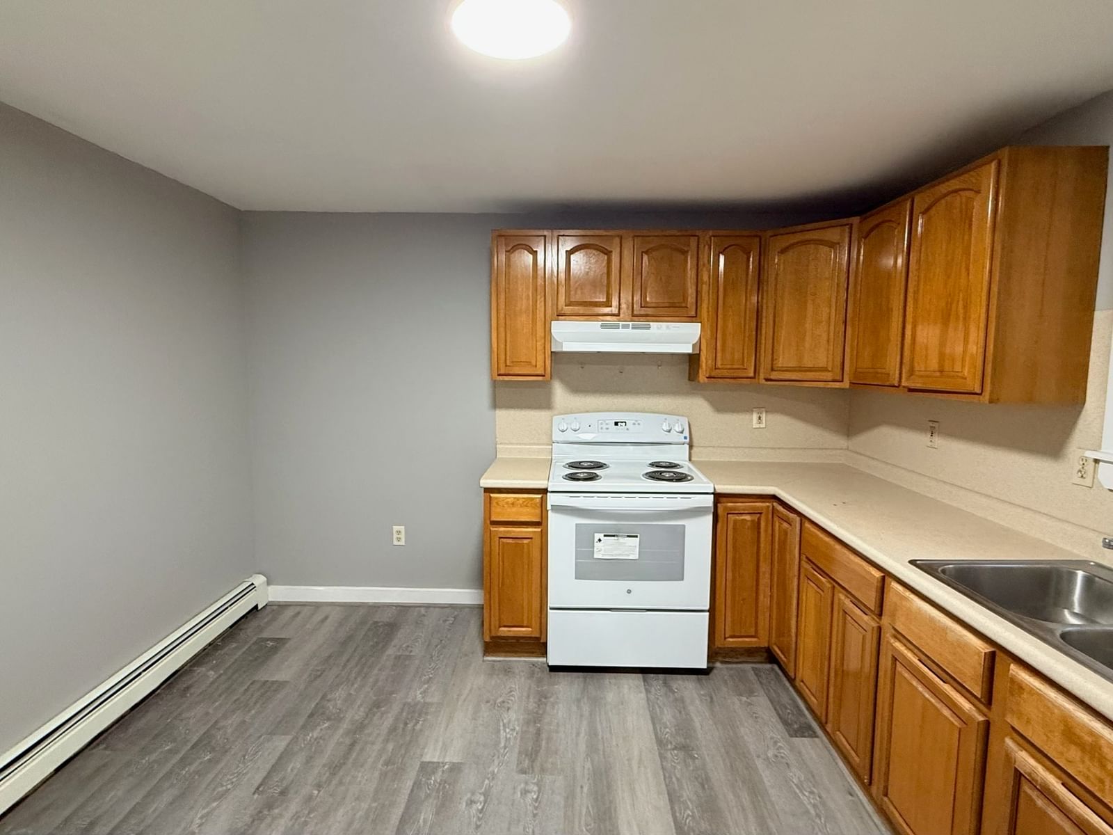 99 Winthrop St Taunton — Photo 4 of 25