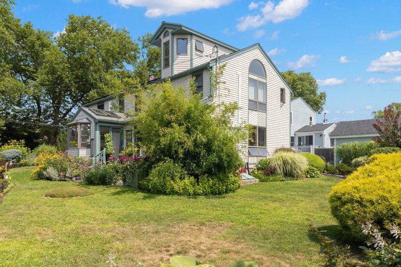 17 Sutton Ave