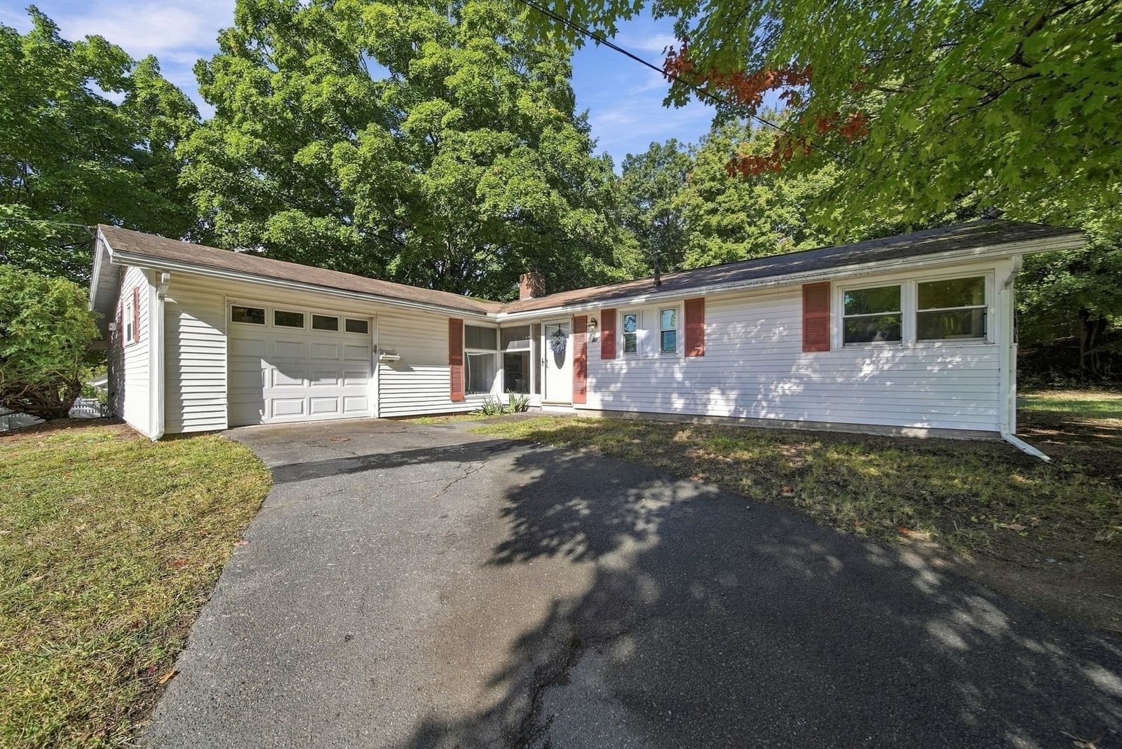 32 Curwen Rd Peabody — Photo 4 of 34
