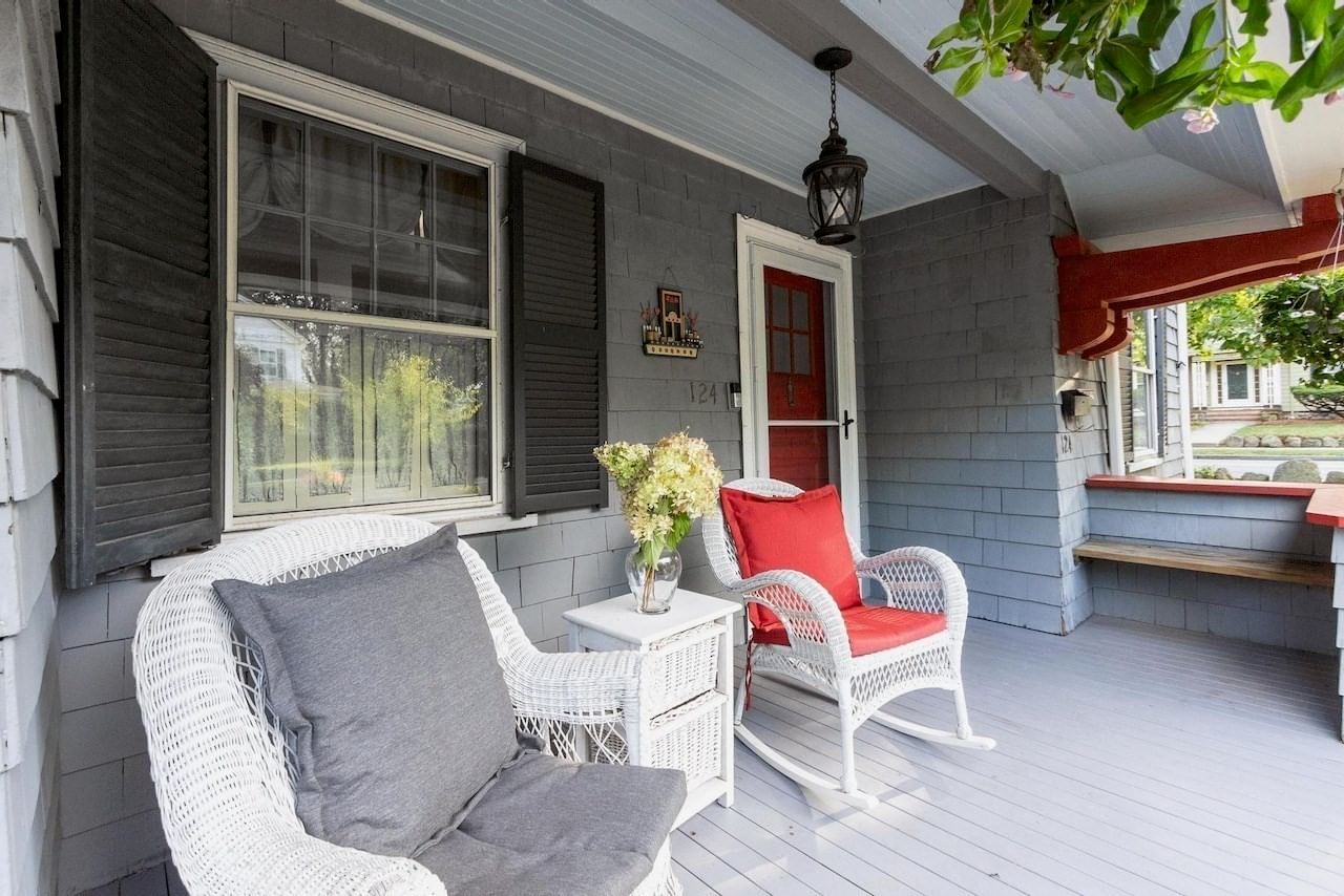 124 Prescott St Reading — Photo 4 of 42