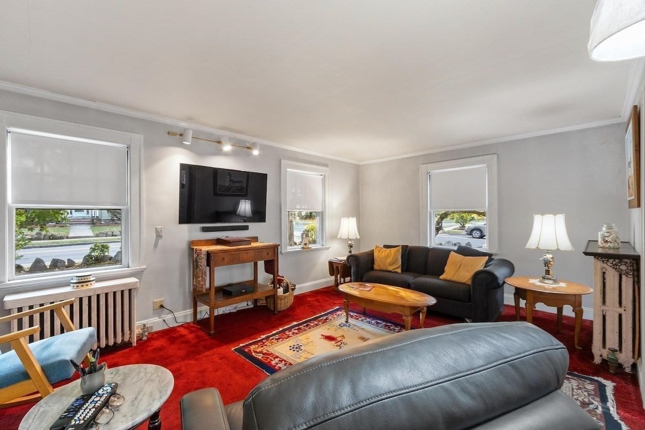 124 Prescott St Reading — Photo 7 of 42