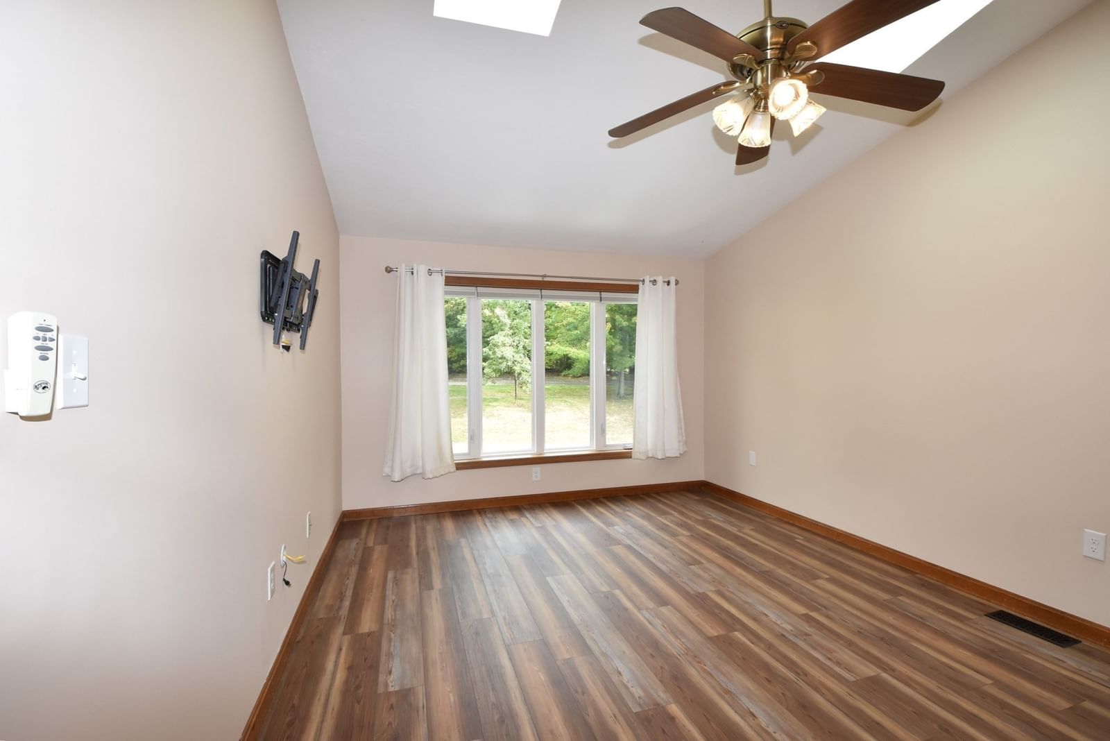 59 Nottingham Rd #59 Grafton — Photo 6 of 24
