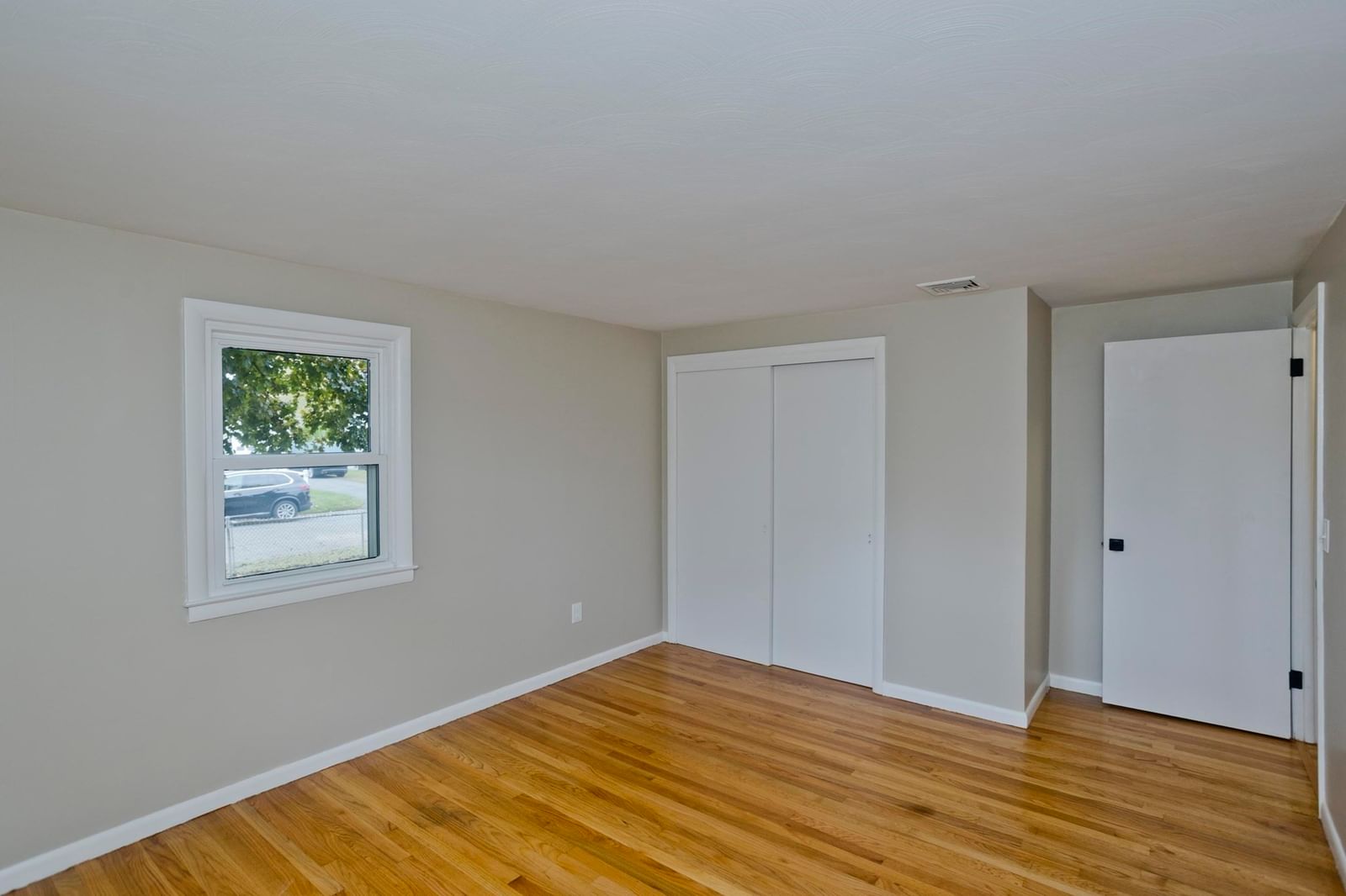 82 Gill St Chicopee — Photo 16 of 26