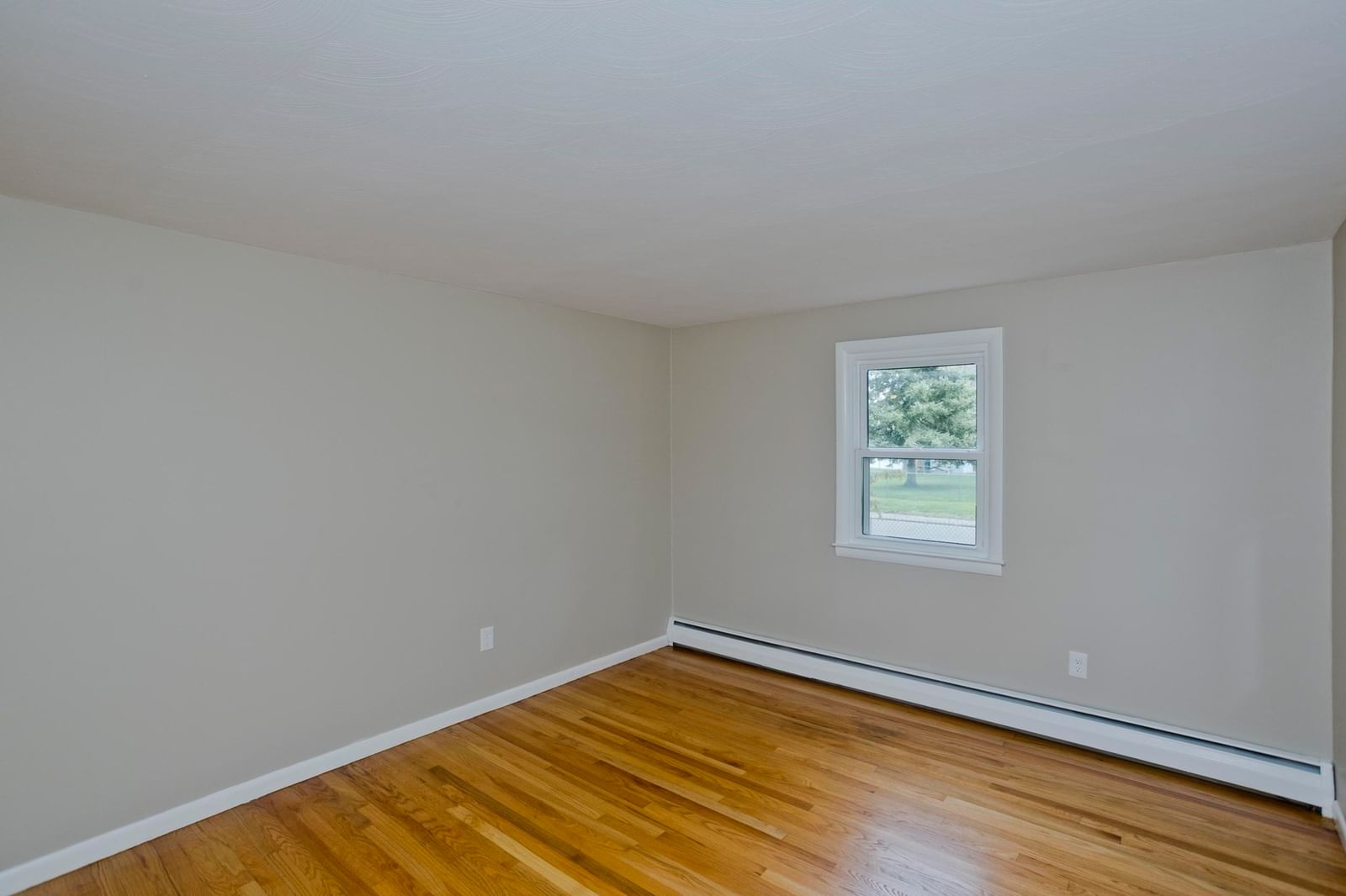 82 Gill St Chicopee — Photo 17 of 26