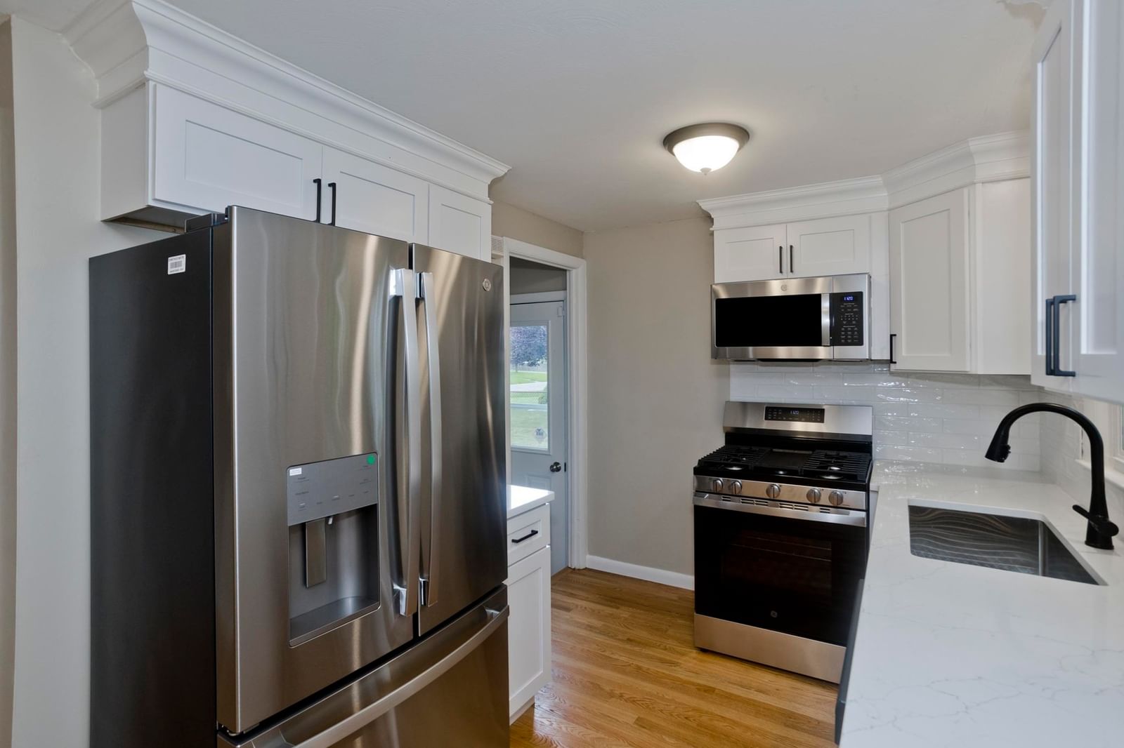 82 Gill St Chicopee — Photo 5 of 26