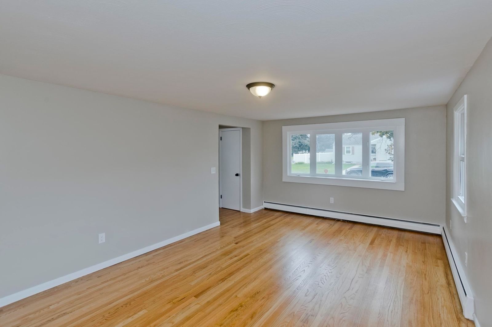 82 Gill St Chicopee — Photo 7 of 26