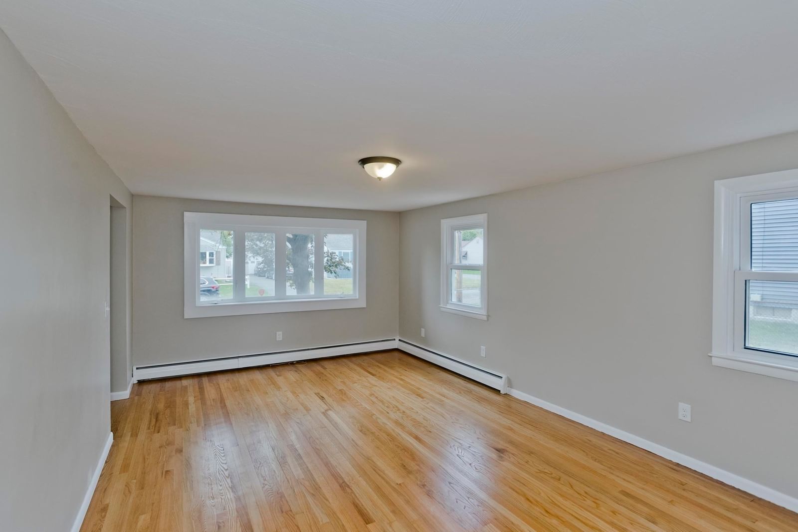 82 Gill St Chicopee — Photo 8 of 26
