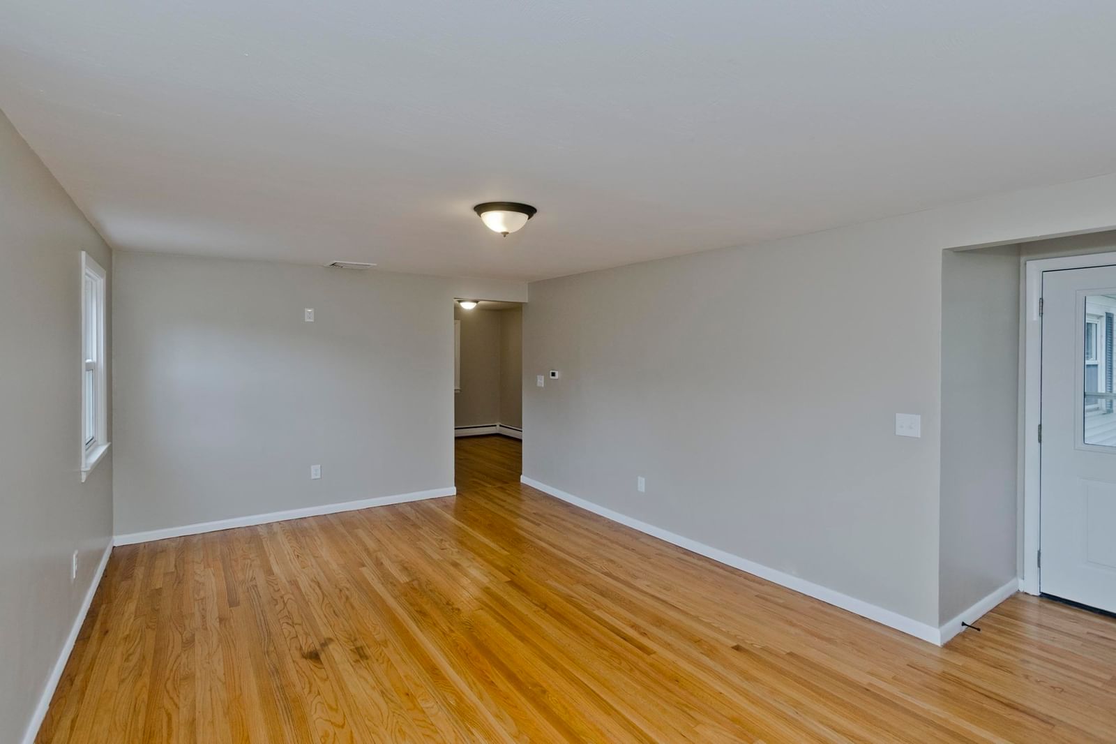 82 Gill St Chicopee — Photo 9 of 26