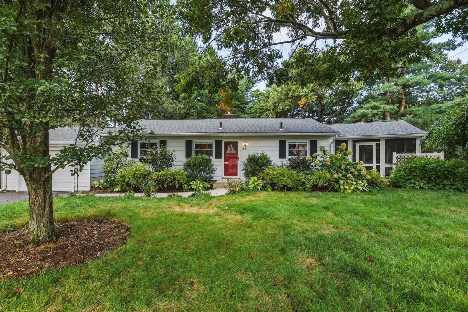 Property at 34 Skyridge Ln, Springfield, MA 01128