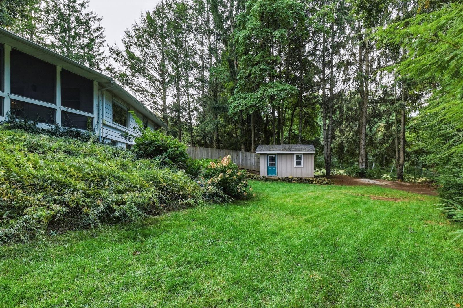 34 Skyridge Ln Springfield — Photo 10 of 37