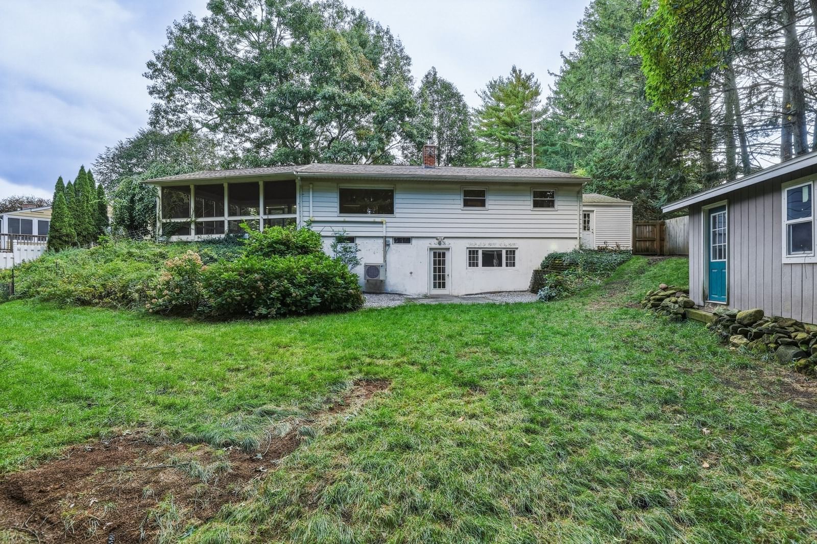 34 Skyridge Ln Springfield — Photo 34 of 37