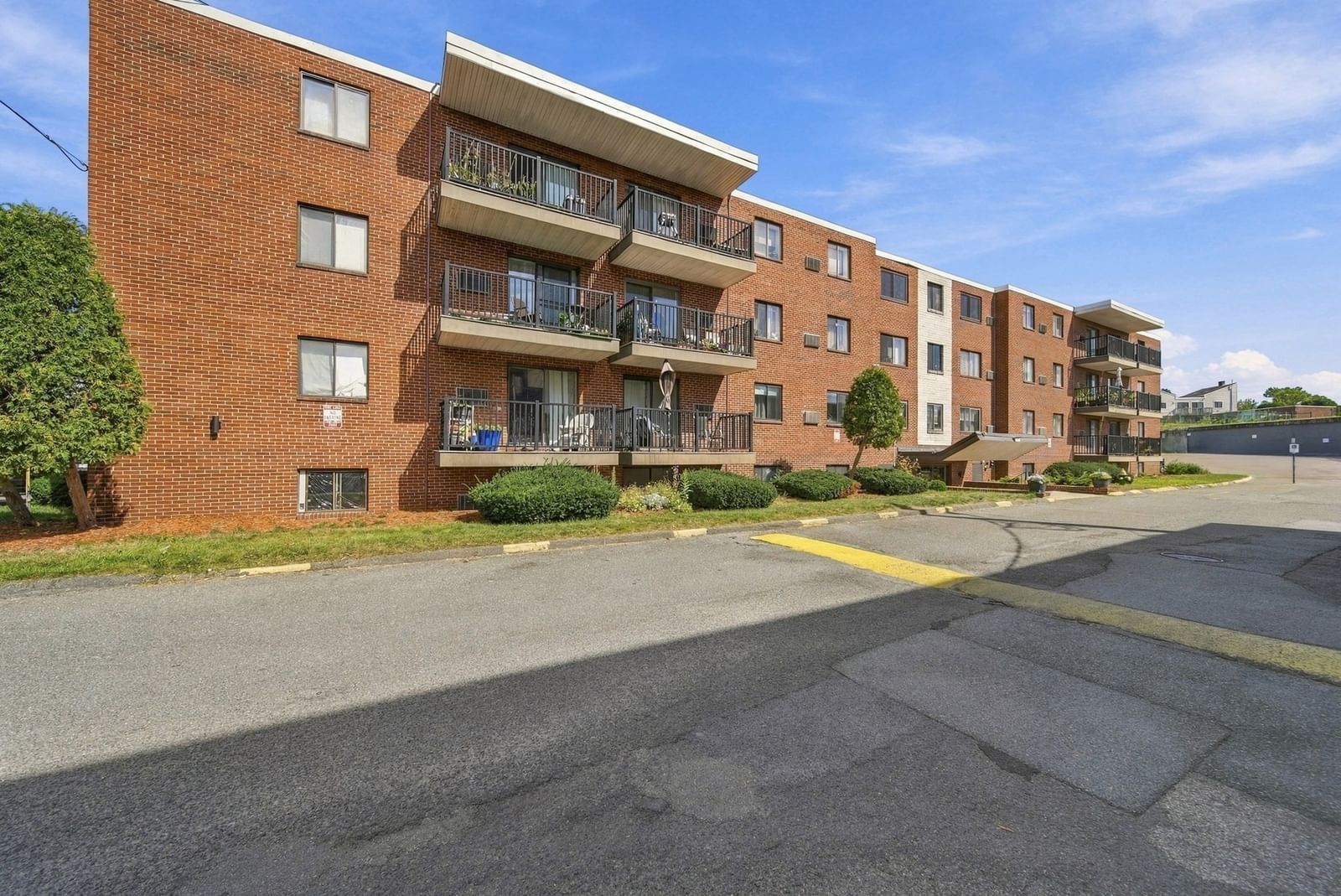900 Governors Dr #37 Winthrop — Photo 3 of 27