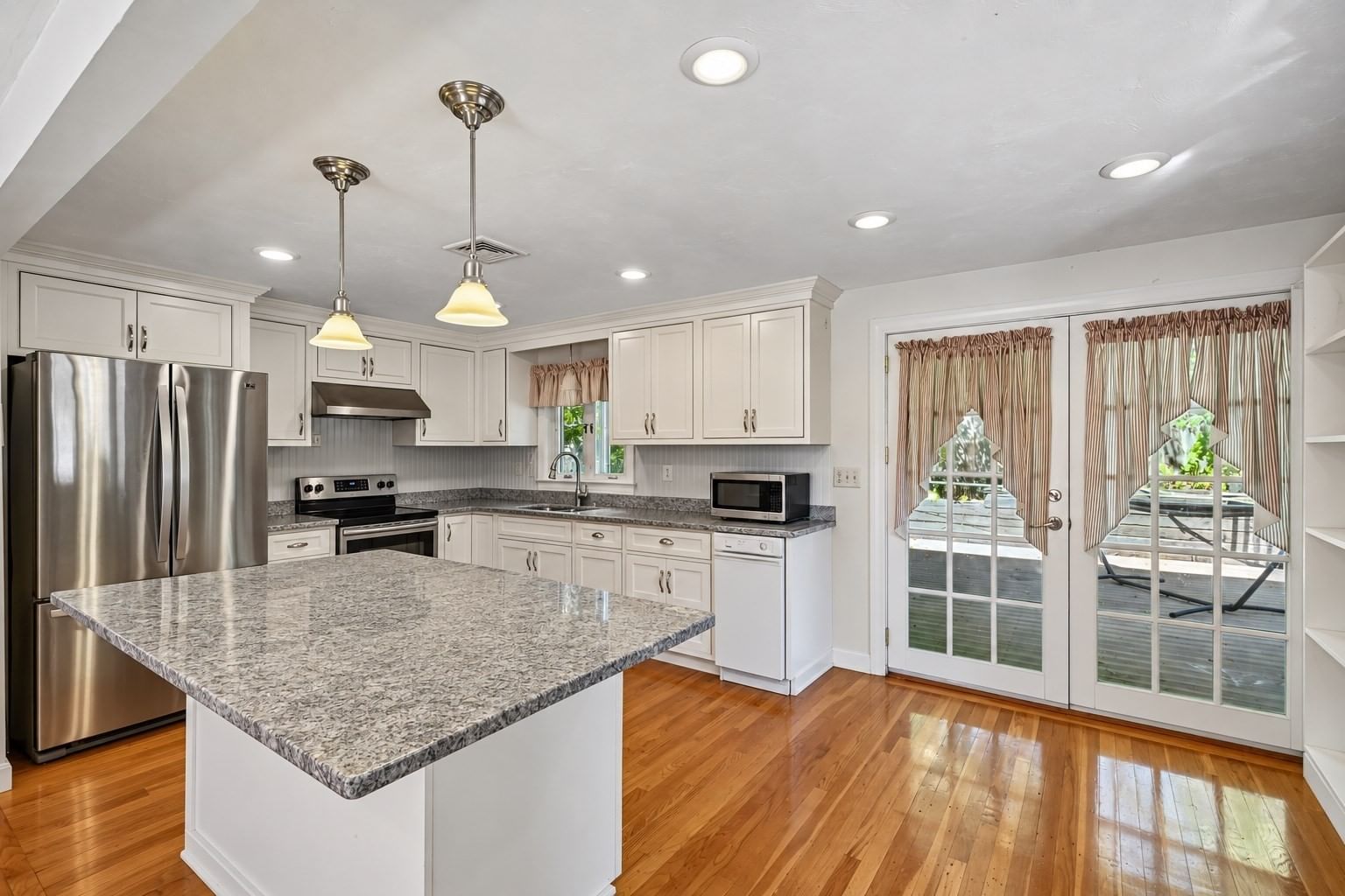 25 Evelyn Pl Quincy — Photo 4 of 32