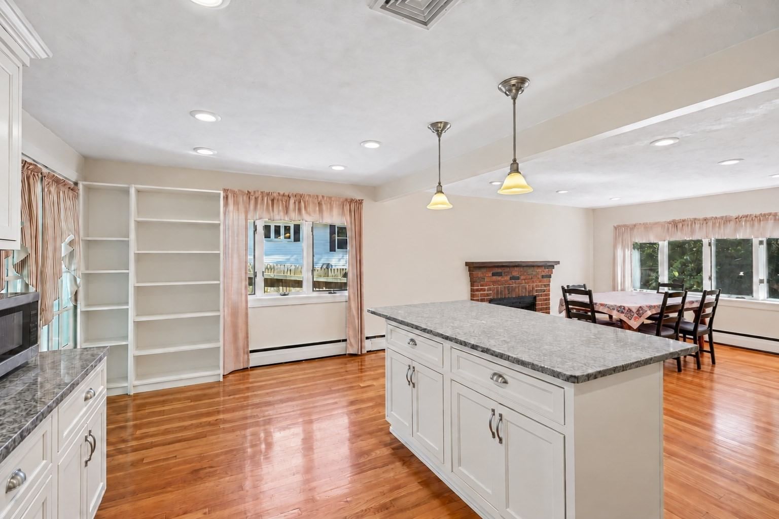 25 Evelyn Pl Quincy — Photo 6 of 32