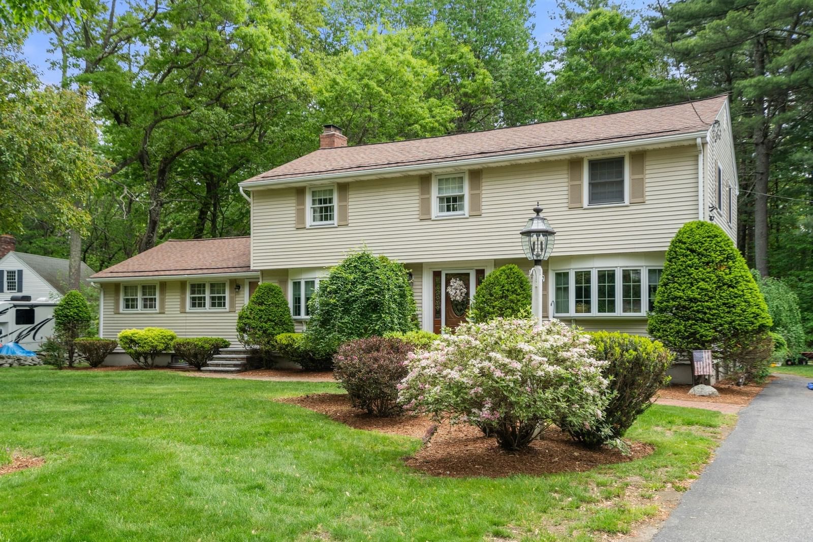 11 Summit Road Southborough — Photo 2 of 41