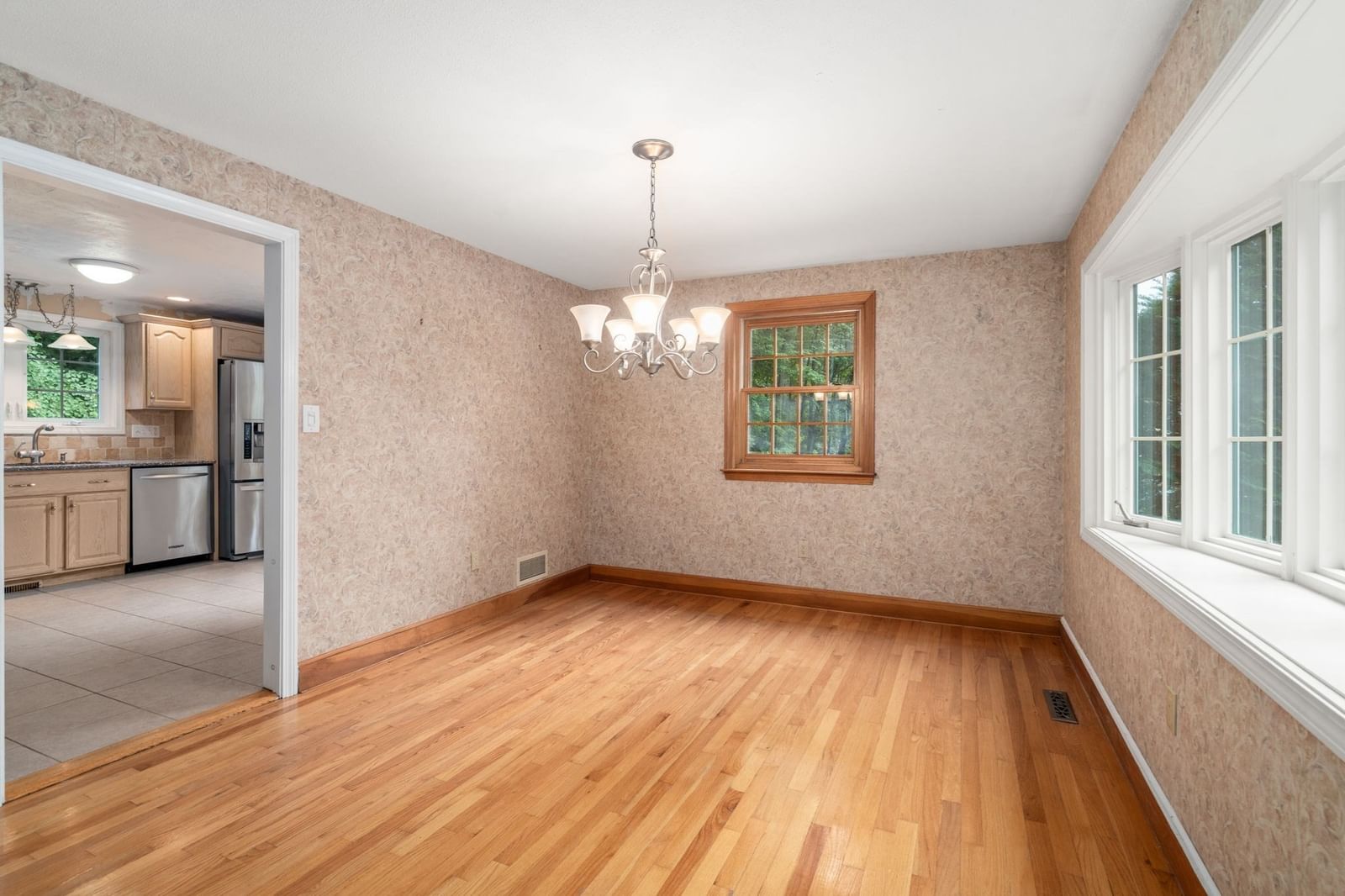 11 Summit Road Southborough — Photo 6 of 41