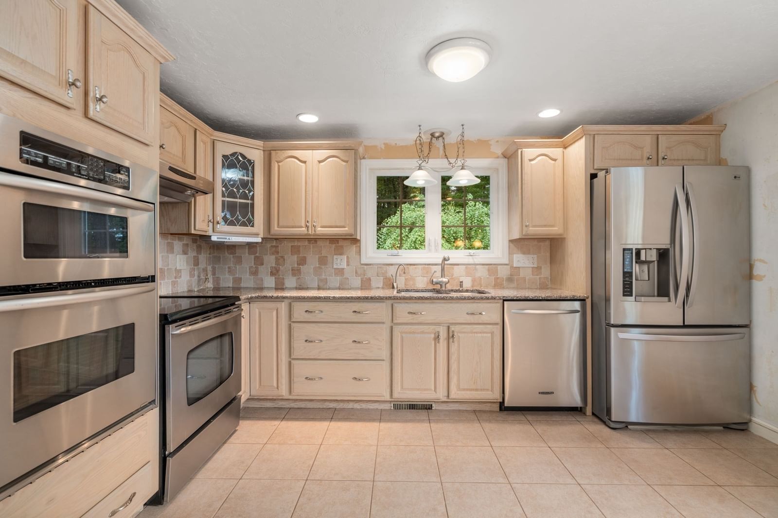11 Summit Road Southborough — Photo 7 of 41