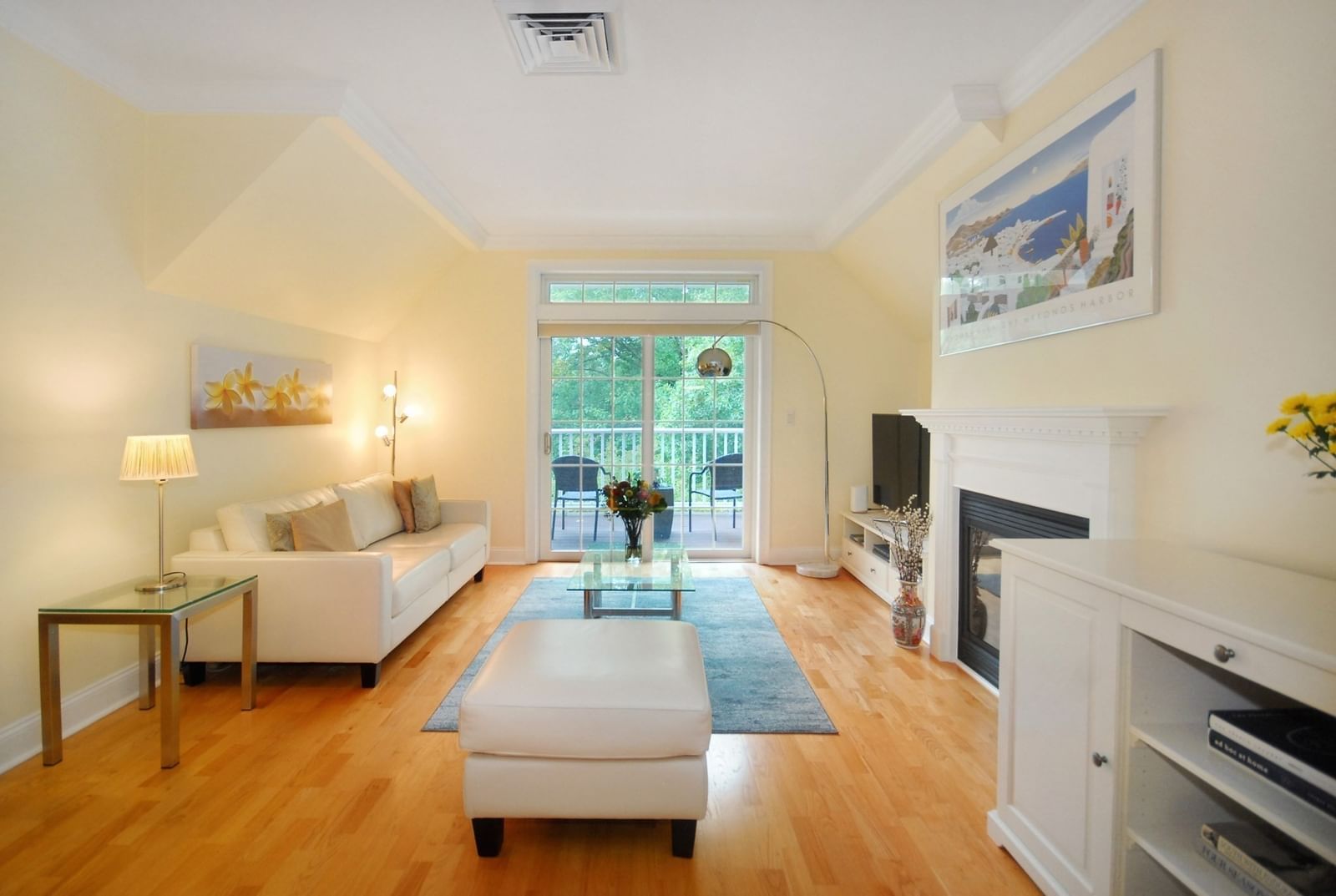 95 Conant St #413 Concord — Photo 3 of 28