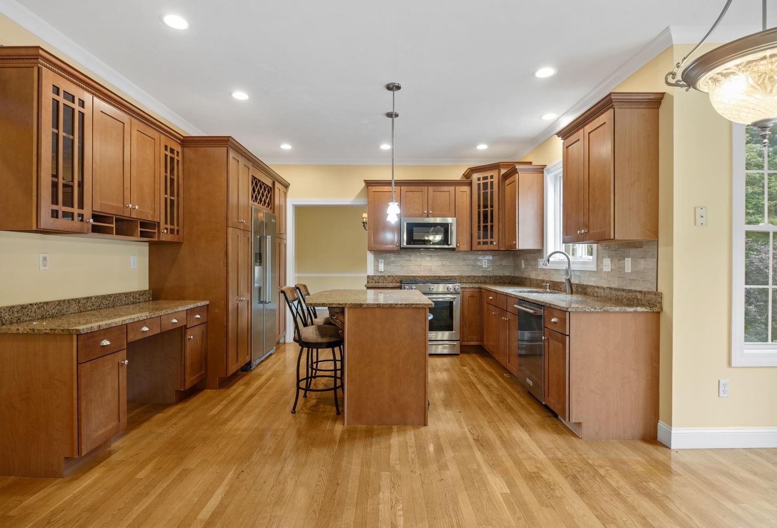 3 Trappers Path Lakeville — Photo 4 of 38