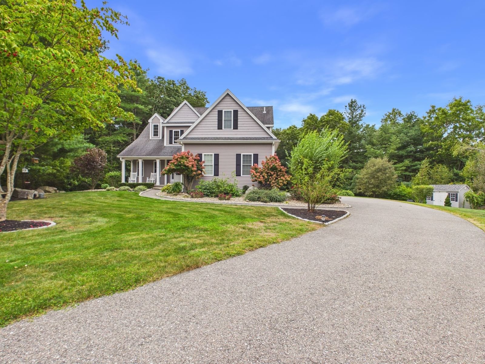 Property at 16 Tabor Rd, Uxbridge, MA 01569