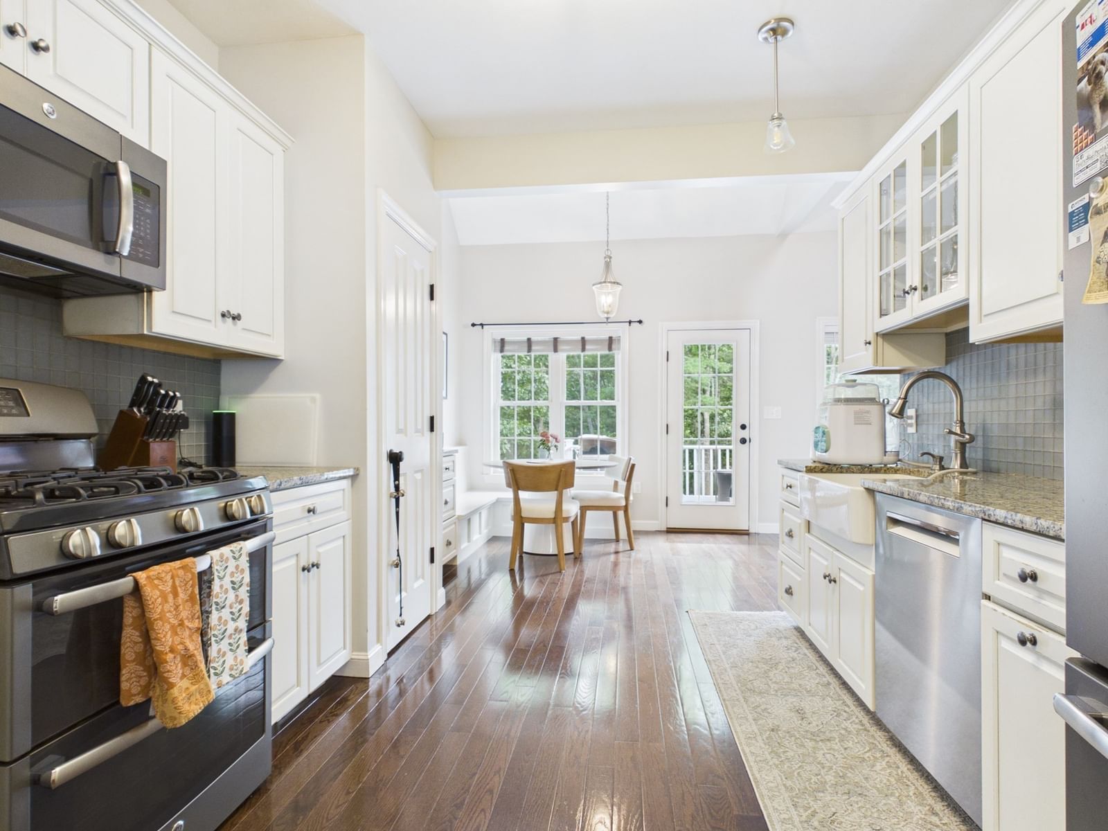16 Tabor Rd Uxbridge — Photo 14 of 41