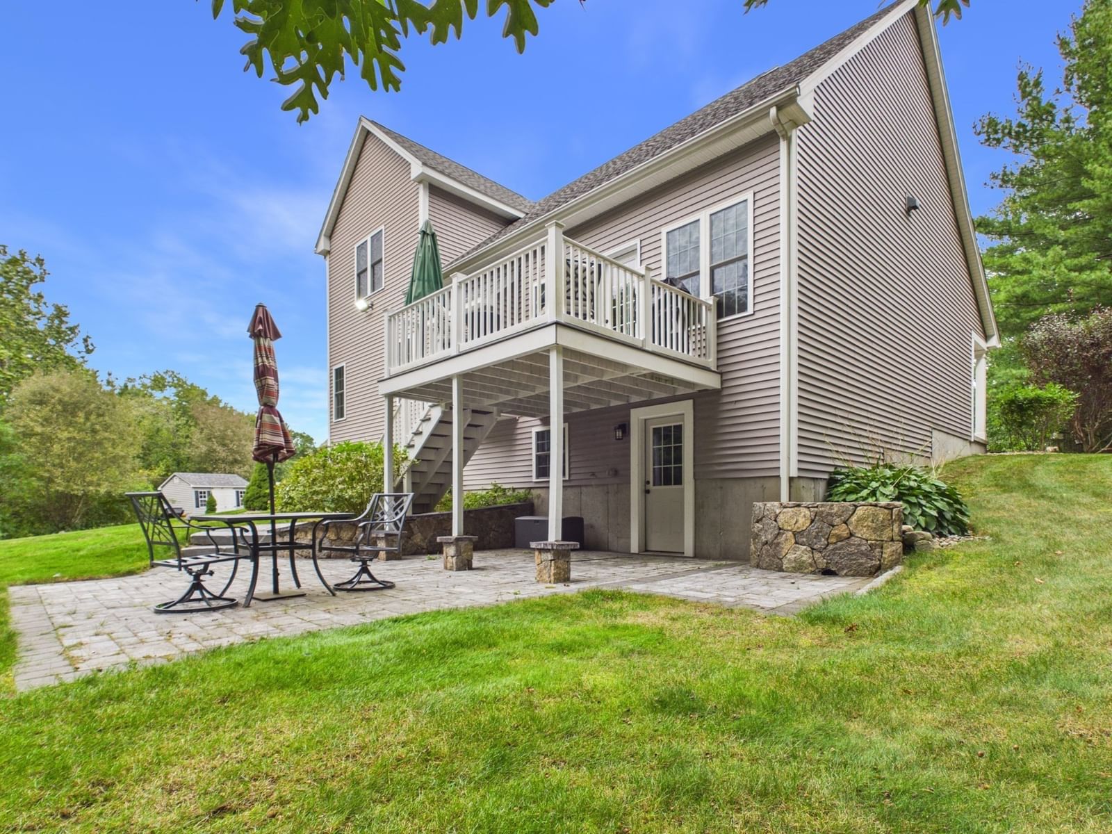 16 Tabor Rd Uxbridge — Photo 34 of 41