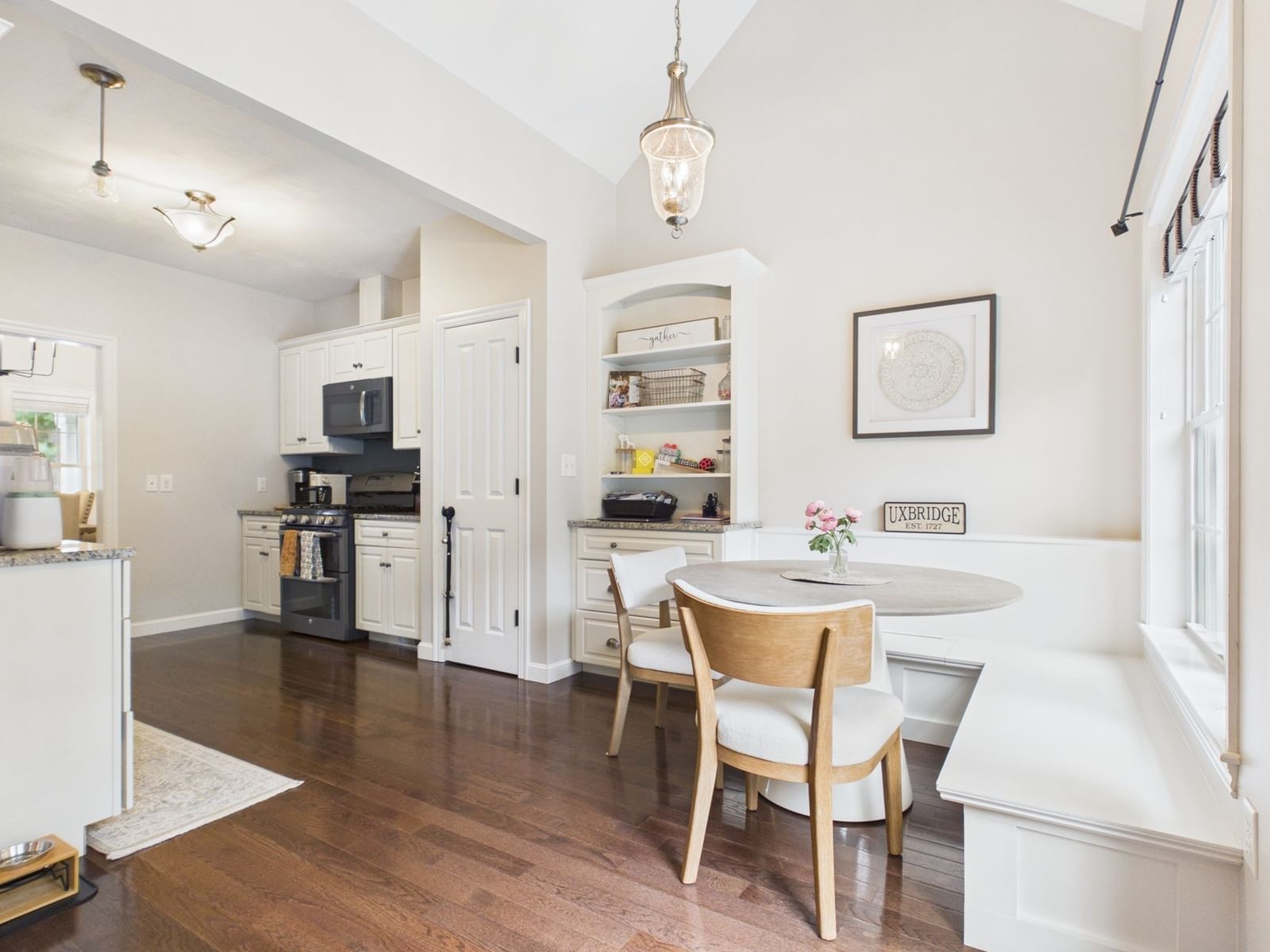 16 Tabor Rd Uxbridge — Photo 6 of 41
