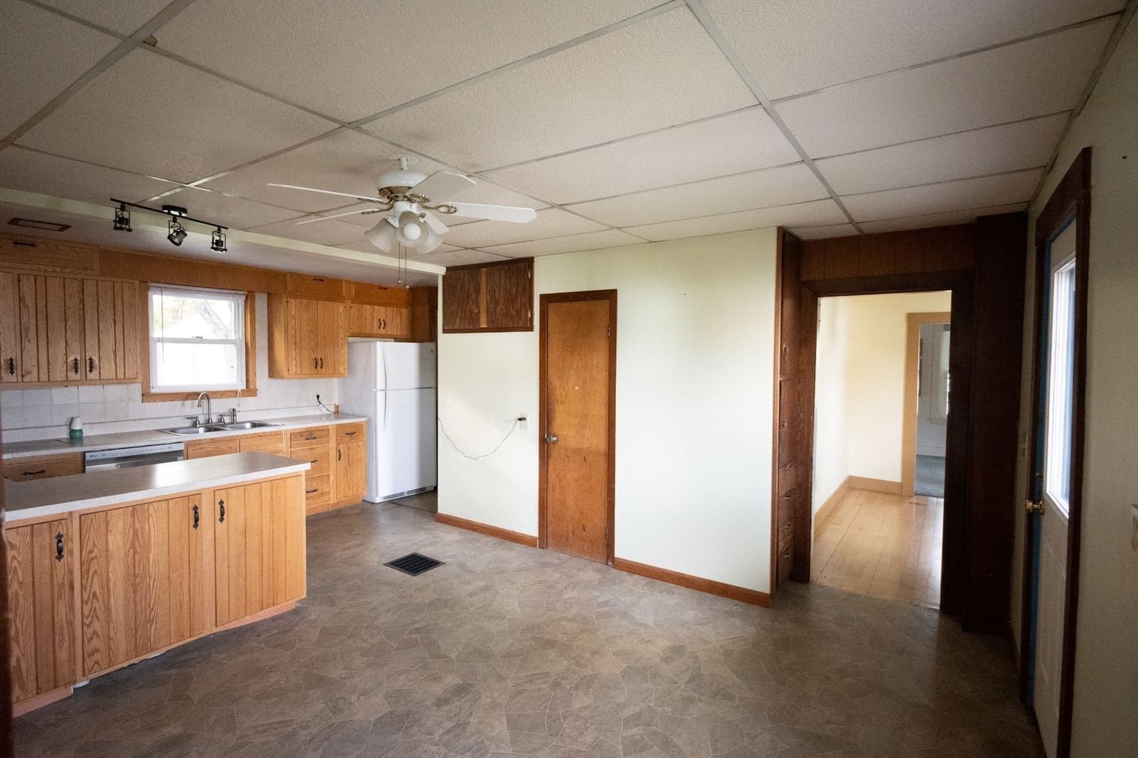 66 Phillips St Fitchburg — Photo 13 of 34