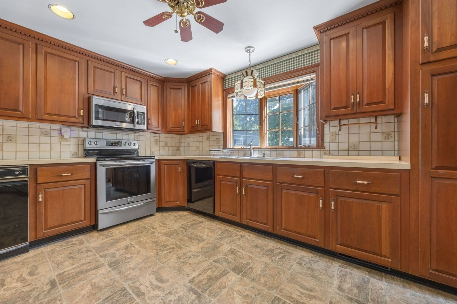 57 Nowell Rd Melrose — Photo 15 of 42