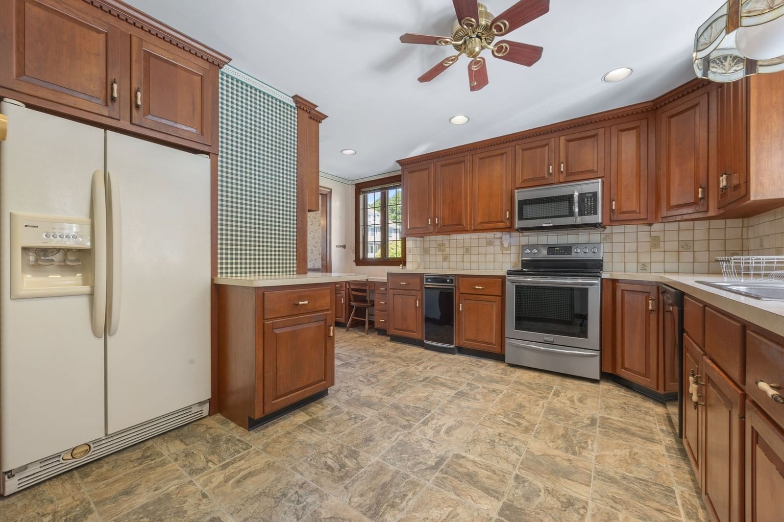 57 Nowell Rd Melrose — Photo 16 of 42