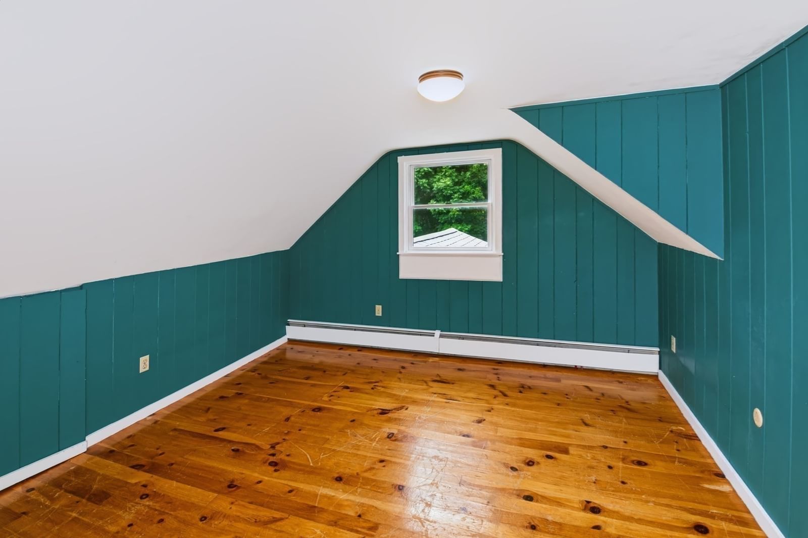 194 W Sutton Rd Sutton — Photo 27 of 37