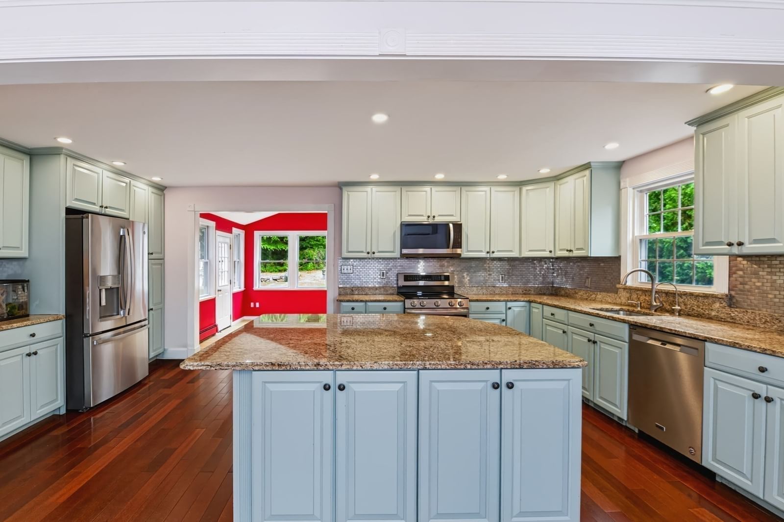 194 W Sutton Rd Sutton — Photo 3 of 37