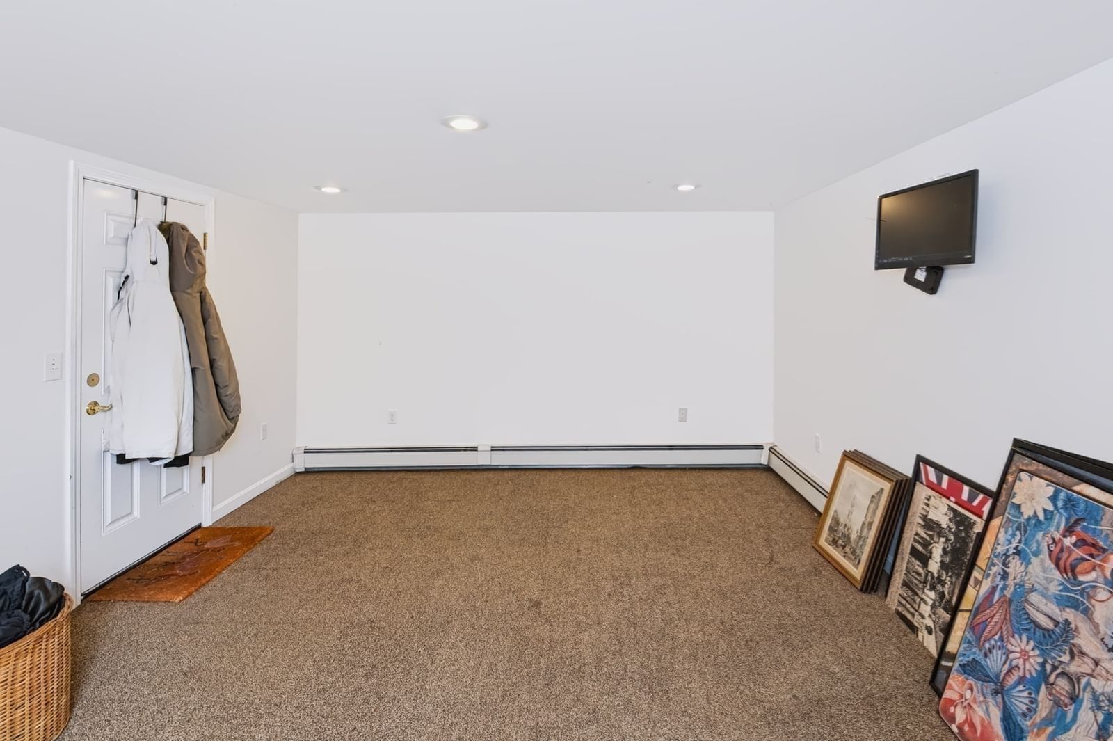 194 W Sutton Rd Sutton — Photo 32 of 37